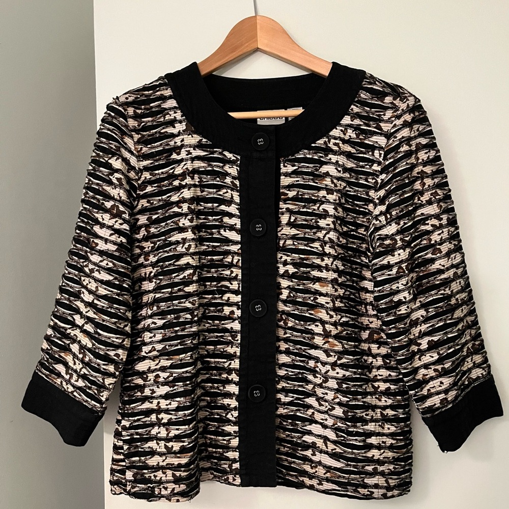 Chico’s cotton rayon black & cream blazer with appliqué round neck button up